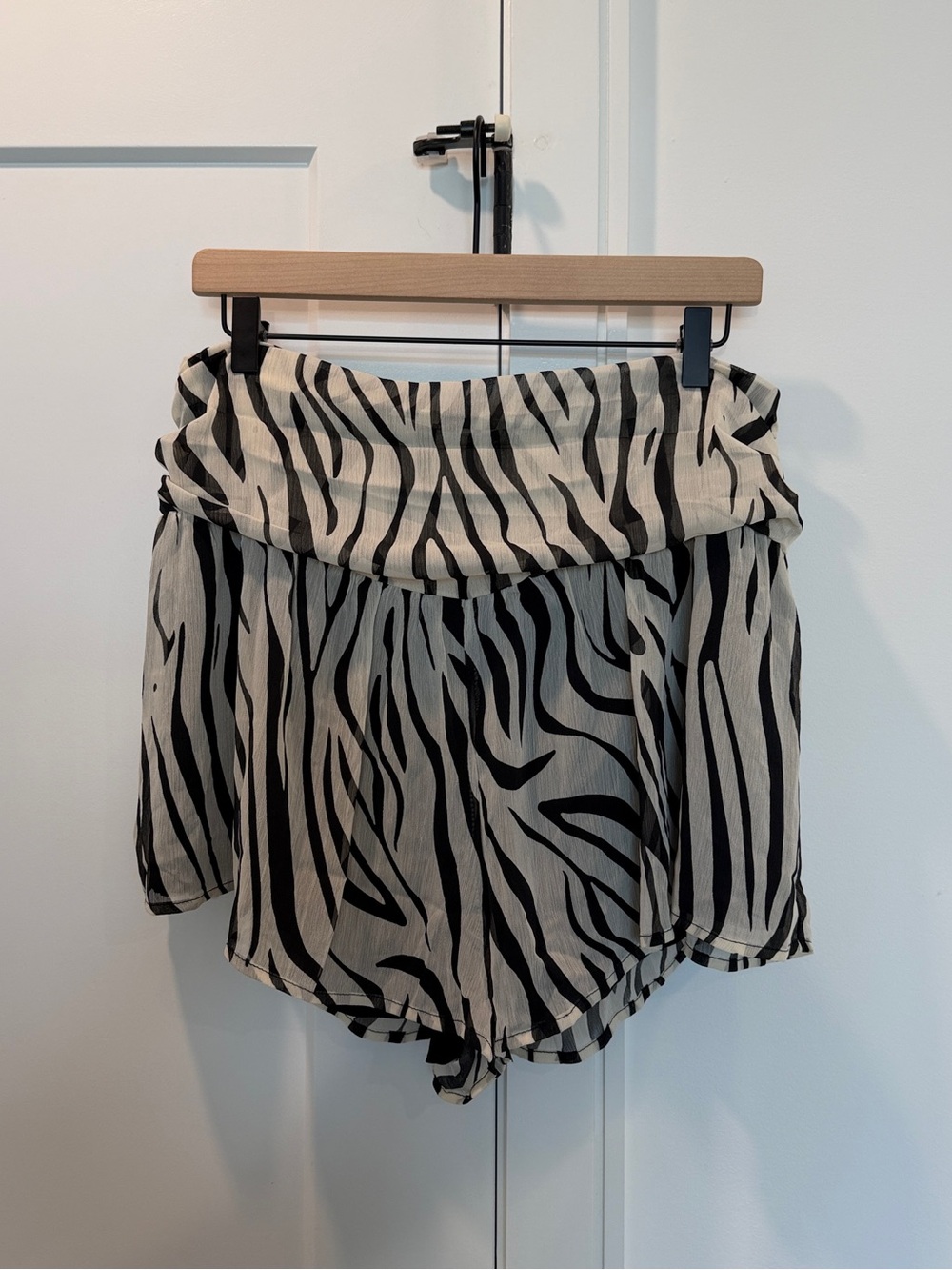Zebra Print Short Set - Picture 4 of 5